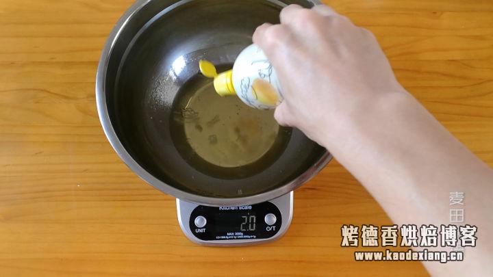 芝士浓郁的网红古早味蛋糕,不凹陷不回缩真的很简单