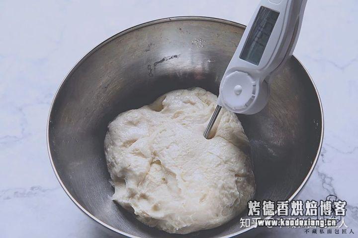 面团揉面的几个阶段?用了这个方法揉面后,时间缩短了,面温也好控制了!