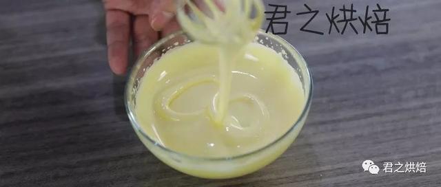 经典分蛋蜂蜜海绵蛋糕，只需四种材料