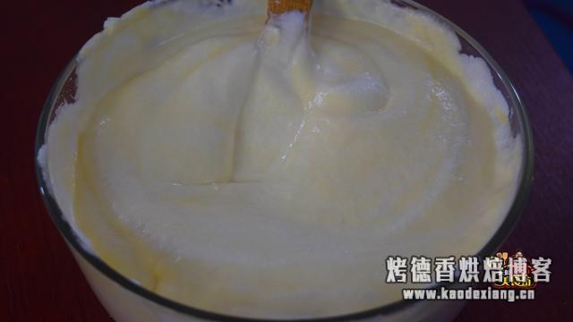 蛋糕最近火了,教你在家做蒸蛋糕,蓬松暄软不塌陷不开裂,零失败
