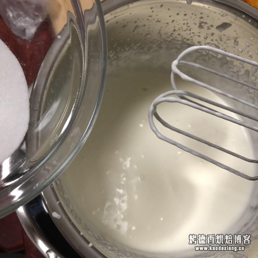 淡奶油怎么打发手动?淡奶油打发!