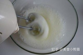 海绵蛋糕这样做出来真香,手把手教你在家做海绵蛋糕,看得流口水