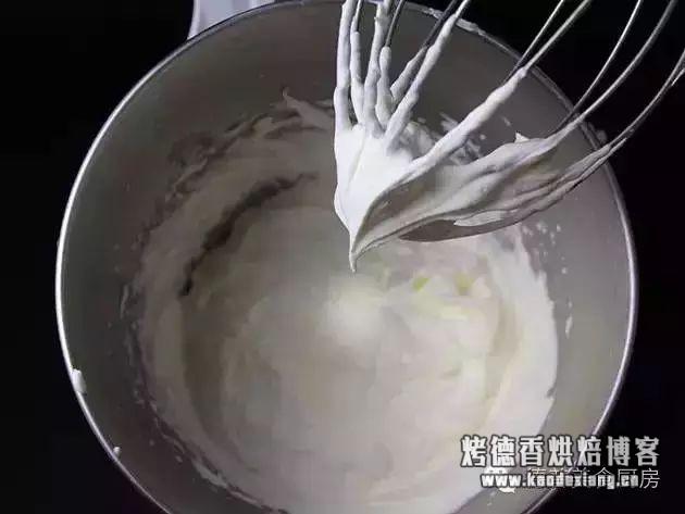 烘焙常识｜打发完美的淡奶油你需要掌握这些技巧