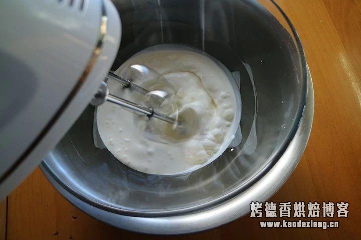 淡奶油怎么打发手动，烘焙基础之淡奶油与打发