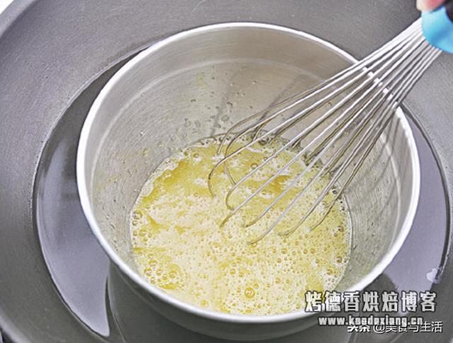 全蛋海绵蛋糕是适合在家吃的蛋糕,一口咬下去,口感弹弹的真好吃
