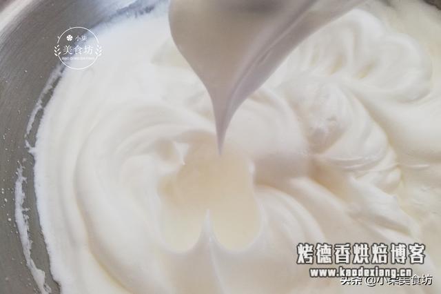 晒晒我家戚风蛋糕,掌握2个关键点,松软不塌陷,出炉瞬间被扫光