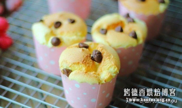 【蛋糕教程】教你用3个鸡蛋做12个杯子蛋糕,无添加