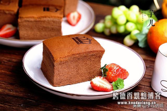 教你做巧克力古早味蛋糕,黄金比例配方,不缩不塌,棉花一般柔软