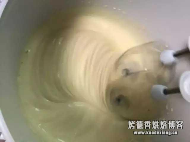 求不太甜不太油的靠谱纸杯蛋糕方子?