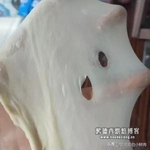 冷藏发酵法的注意事项 一次冷藏发酵,提前一晚做,早晨就能吃到现烤的面包