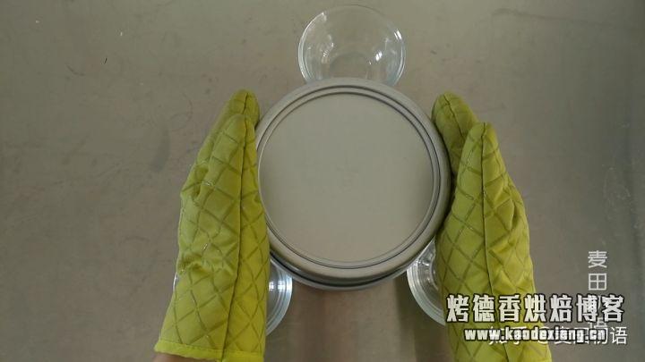 为了做好这个戚风蛋糕,我用了一整箱鸡蛋,从此告别凹底和塌陷