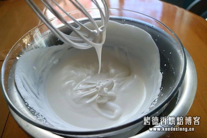 淡奶油怎么打发手动，烘焙基础之淡奶油与打发