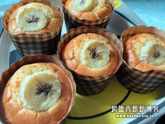 求不太甜不太油的靠谱纸杯蛋糕方子?
