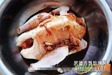 微波炉烤鸡的做法?自己在家用微波炉烤鸡,绝对的美味