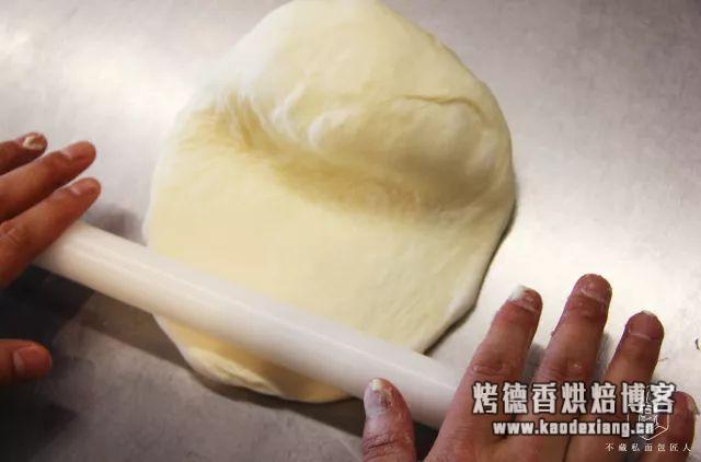 如何做出完美的山型吐司?窍门在这里!