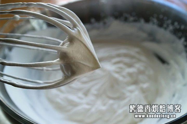 淡奶油怎么打发手动，烘焙基础之淡奶油与打发
