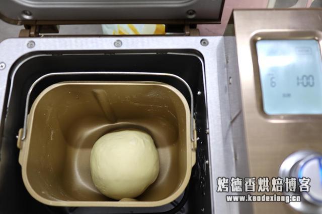 用剩下的淡奶油再也不发愁了,记住这个配方,天天有柔软面包吃