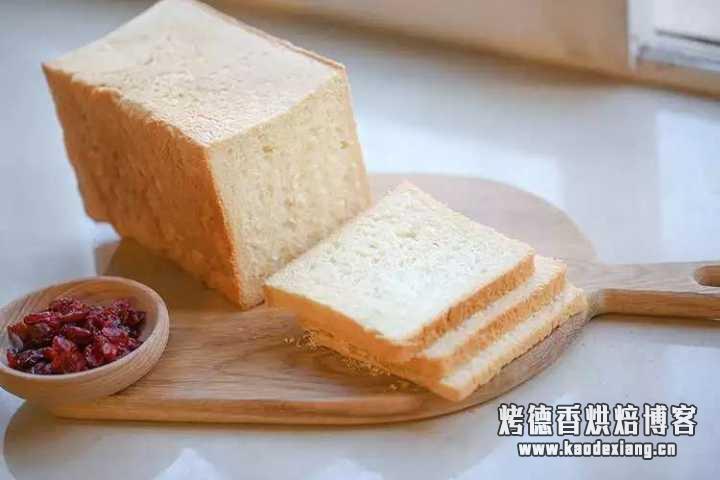 面包机好还是烤箱好?