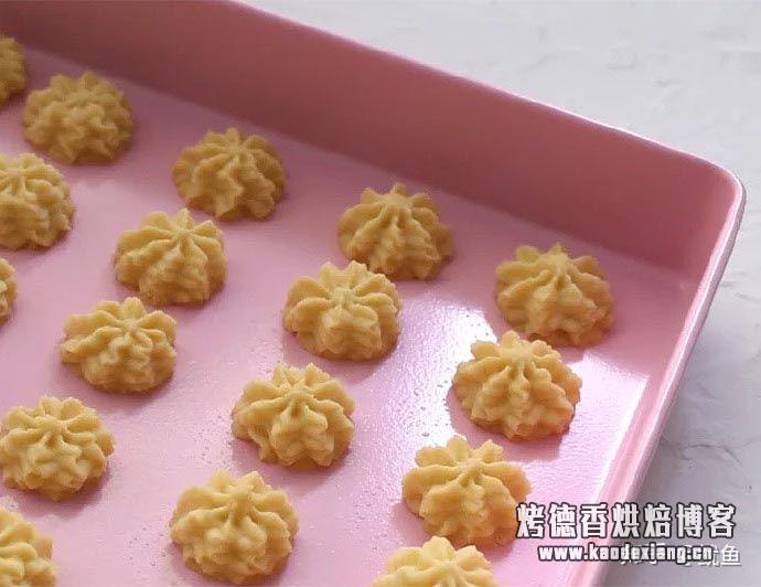 烘焙蛋糕模具什么材质的好?7种常见不同材质模具之间的不同之处/烘焙入门必备八样