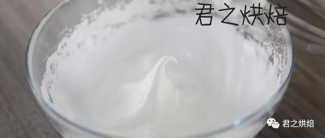 经典分蛋蜂蜜海绵蛋糕，只需四种材料