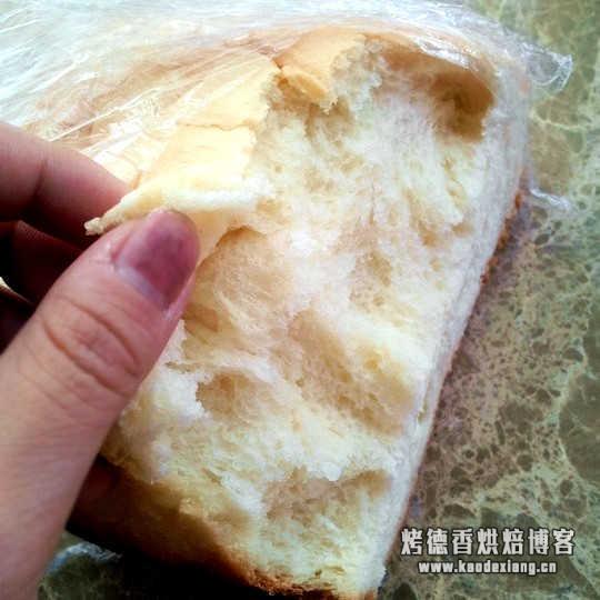 面包机揉面多久出膜 怎样做面包能够更松软?