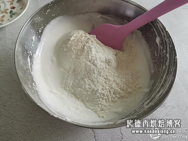 三大基础蛋糕胚:天使、戚风、海绵蛋糕的区别和100%成功做法!