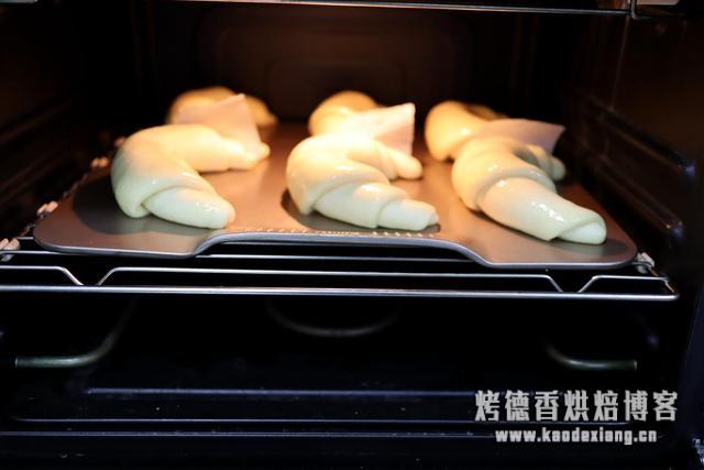 用剩下的淡奶油再也不发愁了,记住这个配方,天天有柔软面包吃