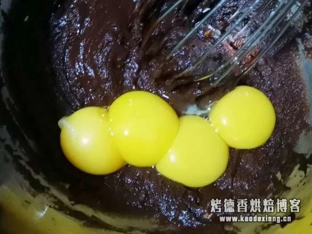 史上最全!100分戚风技巧合集+0失败巧克力蛋糕食谱!