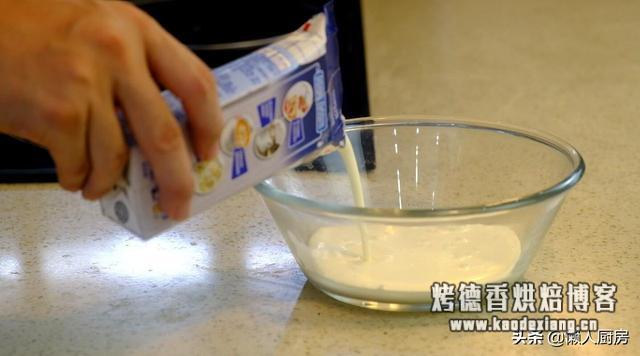 你知道黄油是怎么做的吗?其实做法很简单,一盒淡奶油就搞定