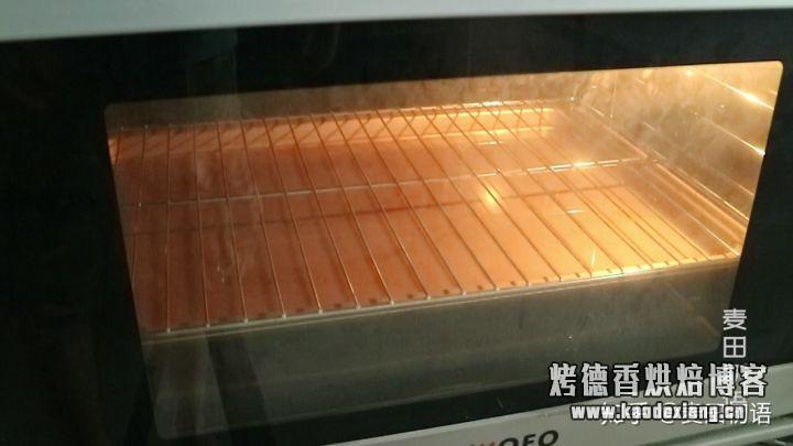 比戚风更简单,不凹不塌的古早味蛋糕,柔软细腻超好吃
