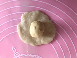 蛋黄酥，只需松弛一次的做法，适合新手 制作方法