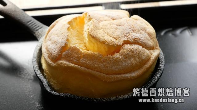 做蛋糕时,如何更容易地打发好蛋白?我有个小秘诀要告诉你