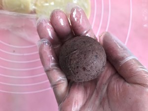 蛋黄酥，只需松弛一次的做法，适合新手 制作方法