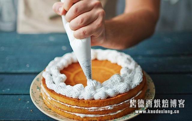 被“吹上天”的“淡奶油”到底是什么!真的比普通奶油好吃吗?