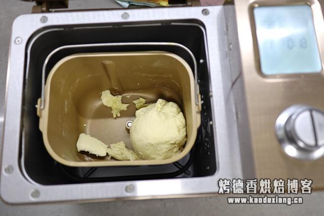 用剩下的淡奶油再也不发愁了,记住这个配方,天天有柔软面包吃