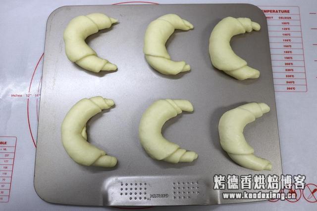 用剩下的淡奶油再也不发愁了,记住这个配方,天天有柔软面包吃