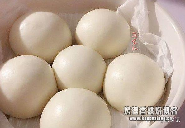 蒸馒头时,万不可只加酵母,再多加5克它,馒头更蓬松,更暄软