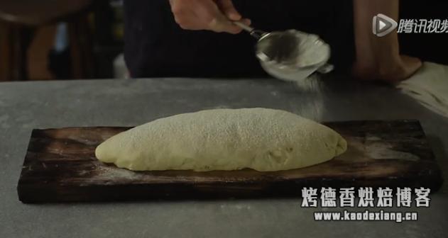 面包发酵的讲究:直接法与中种法的大差别
