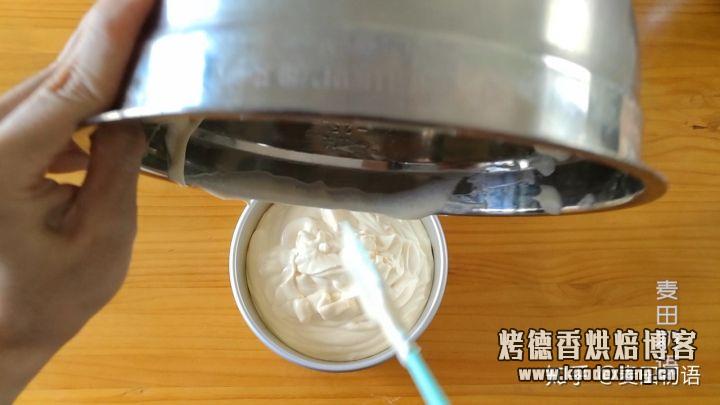 为了做好这个戚风蛋糕,我用了一整箱鸡蛋,从此告别凹底和塌陷
