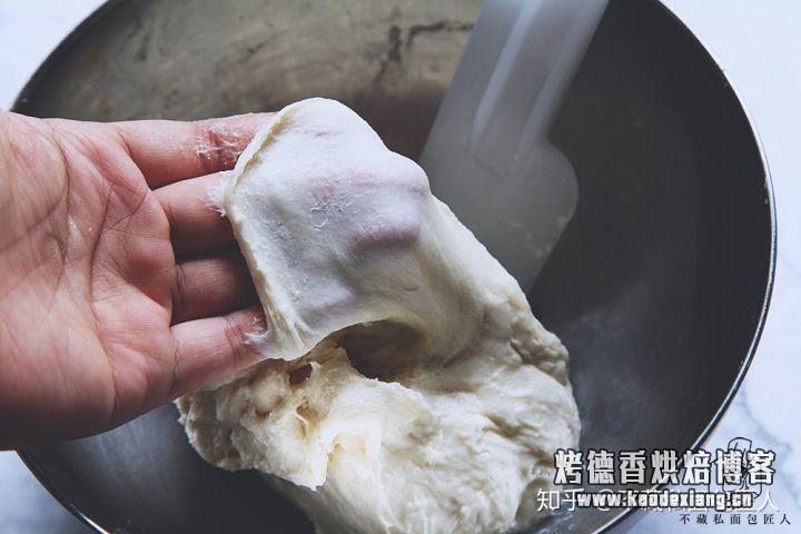 面团揉面的几个阶段?用了这个方法揉面后,时间缩短了,面温也好控制了!
