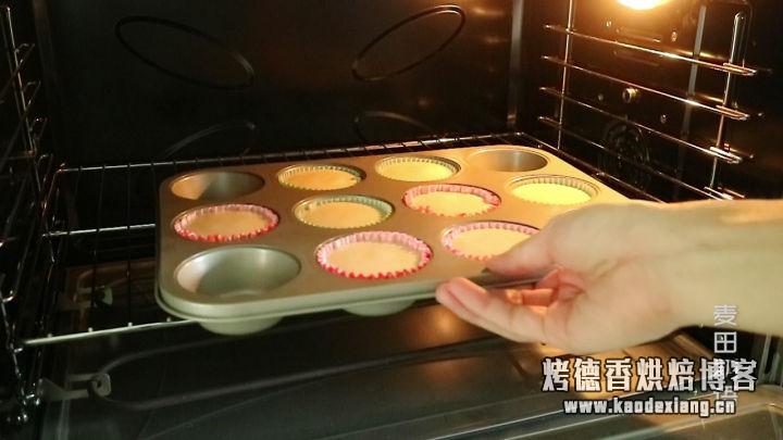 简单快速的海绵纸杯蛋糕,不裂不塌成功率超高