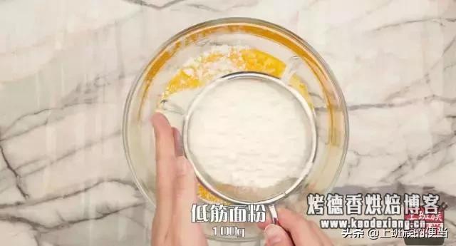 在锅里蒸蛋糕多长时间 蛋糕这样做太香了,不用烤箱就用鸡蛋和面粉,用锅蒸一下就做好了