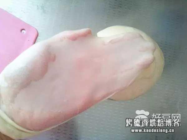 不用面包机如何揉面团能揉出手套膜?