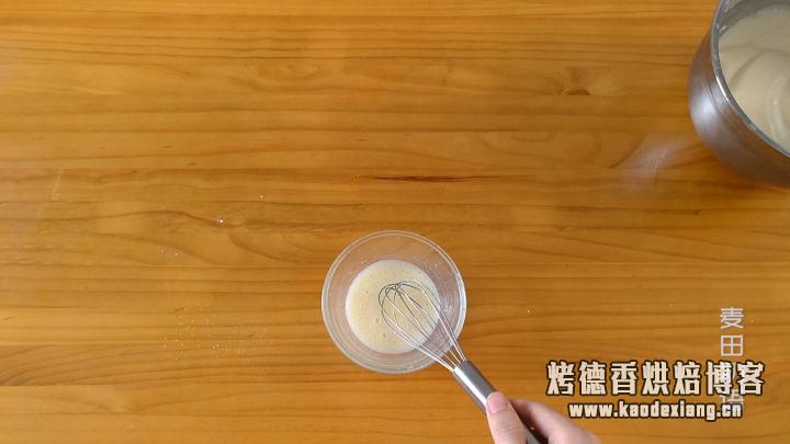 简单快速的海绵纸杯蛋糕,不裂不塌成功率超高