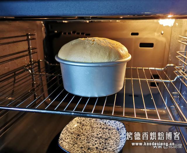 戚风蛋糕,最正确的比例和方法,一步步按照做,就能既松软又香甜