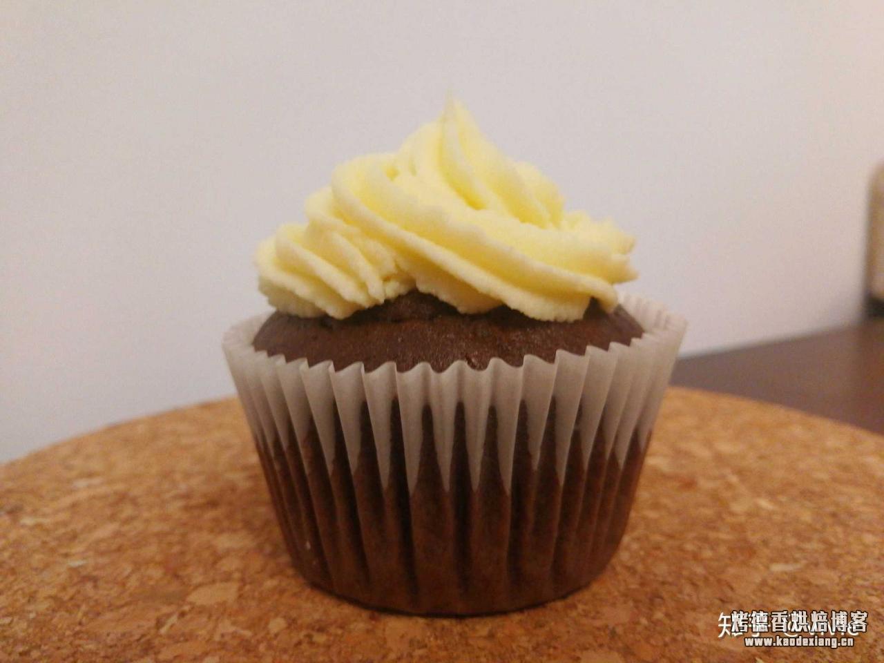 外国杯子蛋糕上抹的什么?