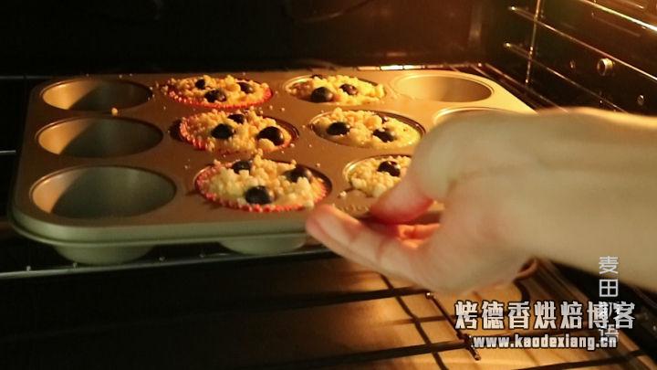 这款爆浆蓝莓玛芬蛋糕,烘焙新手也能玩转,出炉就吃了3个