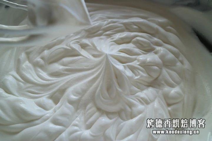淡奶油怎么打发手动，烘焙基础之淡奶油与打发