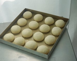 ?超简单快手，柔软拉丝，一次发酵，牛奶小餐包