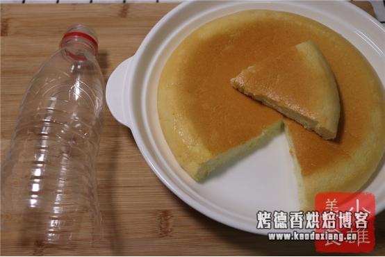 一个矿泉水瓶做“电饭锅蛋糕”，5分钟打发，松软好吃，一看就会